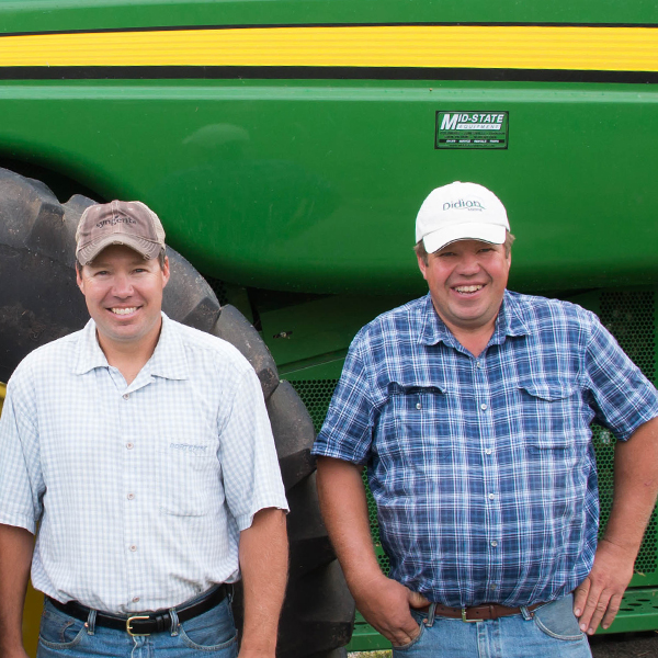 凯文和大卫·贝斯克是第三代农民，致力于减少他们对环境的影响。＂itemprop=